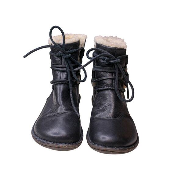 Ugg Australia Caspia Black Leather Boots Shearling Lined Chore Outdoor - Picture 2 of 5